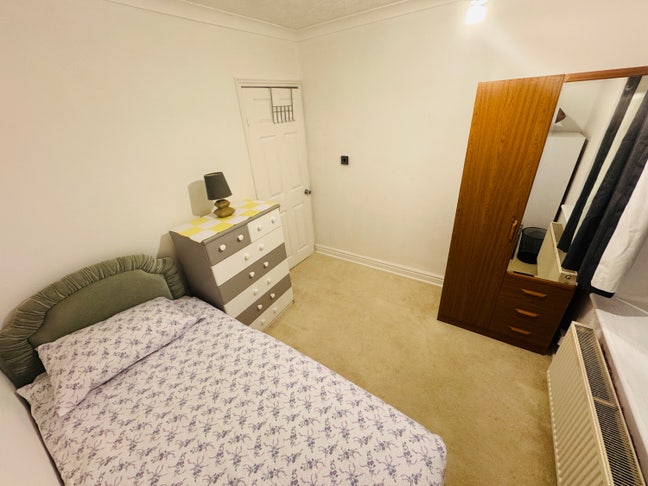 1 Single comfortable Room Available for Rent  Main Photo