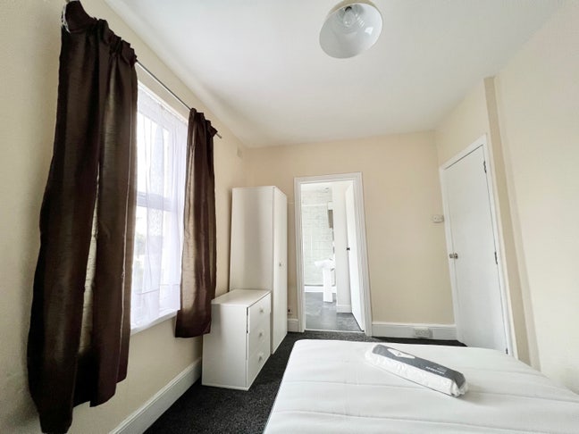Double Room in Shared House..👉 Includes All Bills  Main Photo
