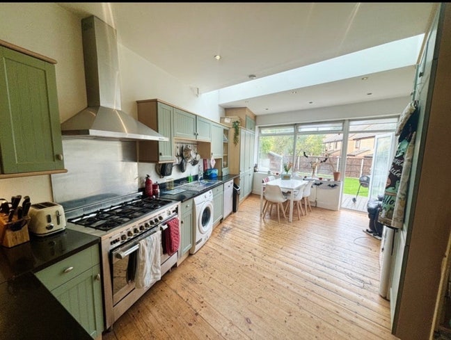 Bright & Spacious Ensuite Room in Crouch End Main Photo