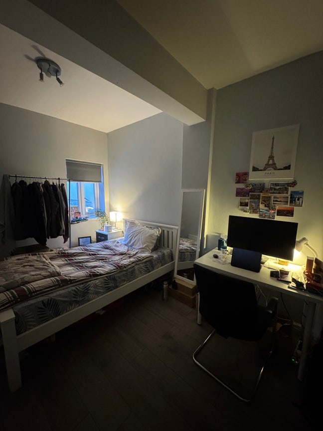 Ensuite Double Room Available Main Photo
