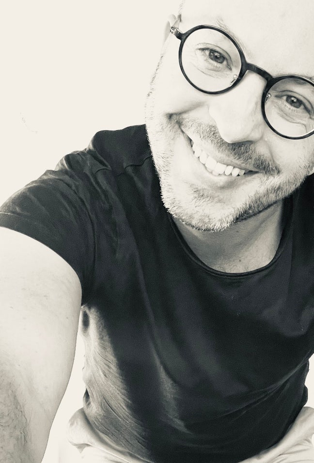 Professional in the city, 44 , looking for a room  Main Photo