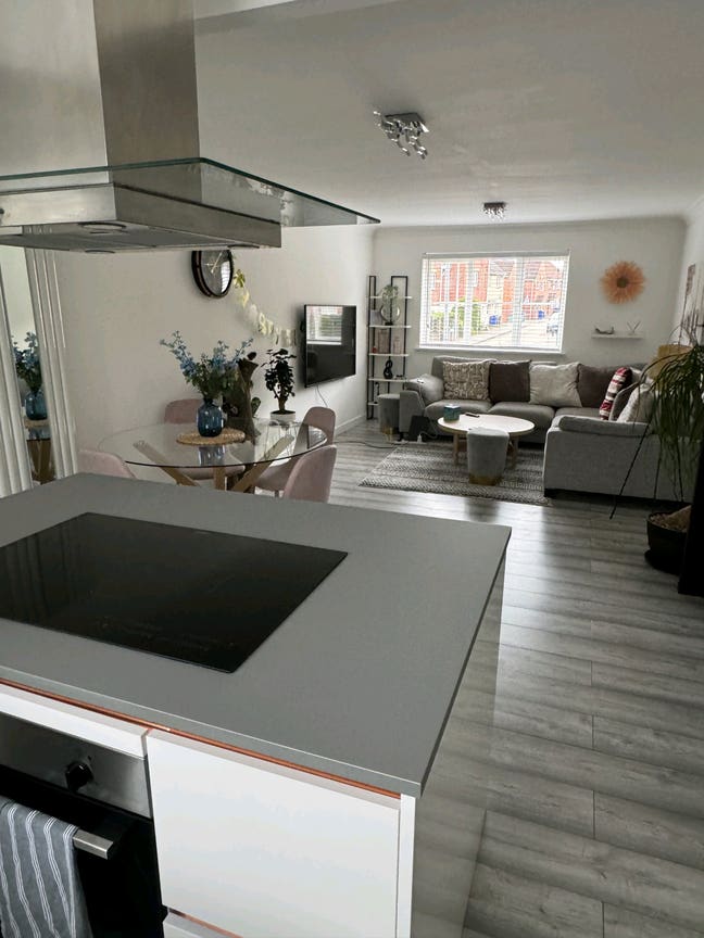 Double room available to rent - furnished! Main Photo