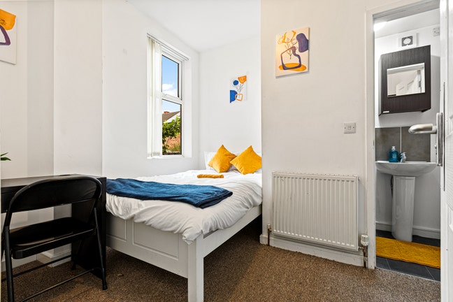 Luxury Ensuite Rooms - 2 Rooms Left!! No Deposit!! Main Photo