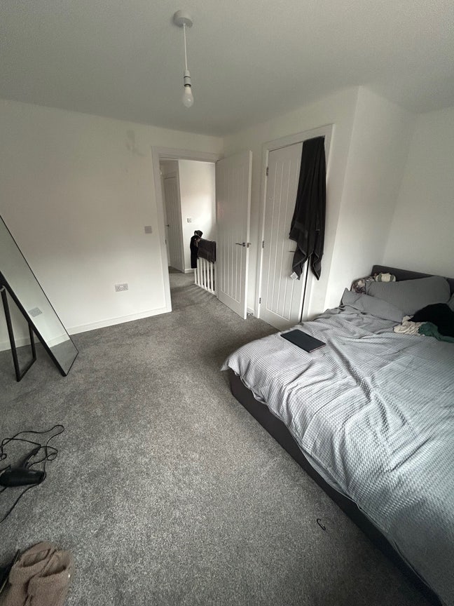 Extra Large double room garden and parking Main Photo