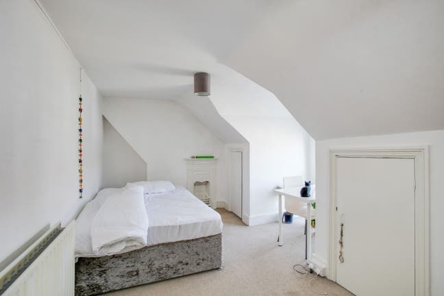 West Ealing Double Room in Small Flatshare Main Photo