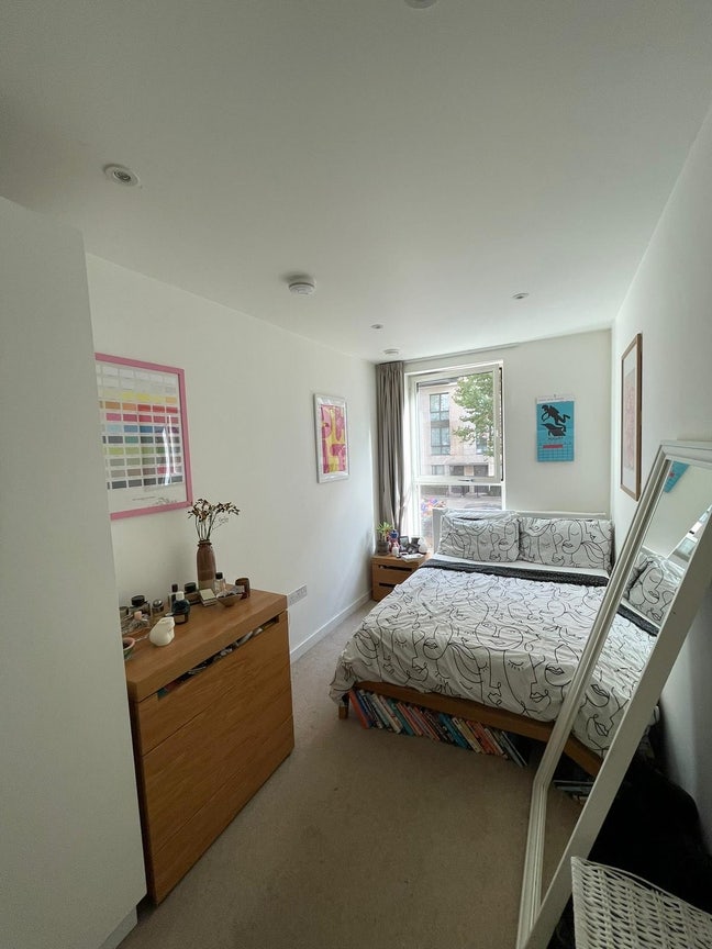 Bright double room in East Village 19th October Main Photo