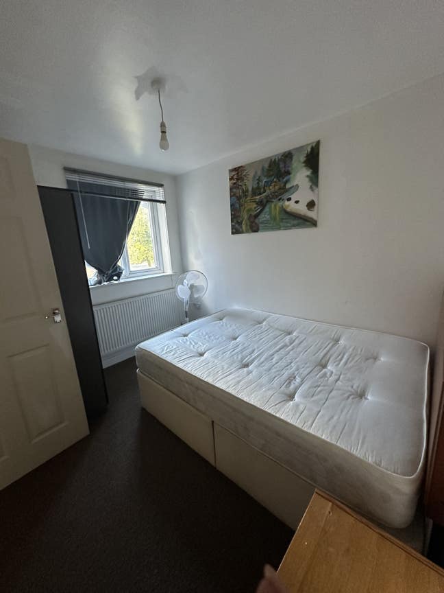 4 large rooms to rent Main Photo