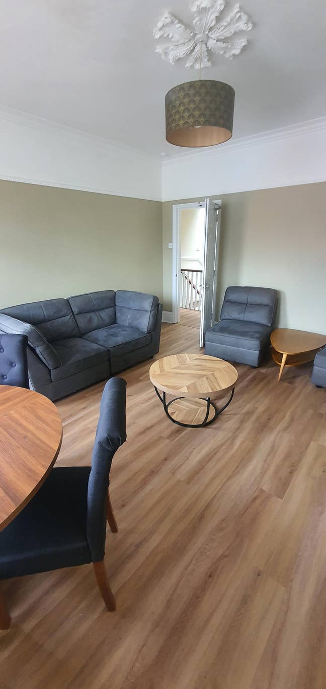 Large 4 bed maisonette  Main Photo