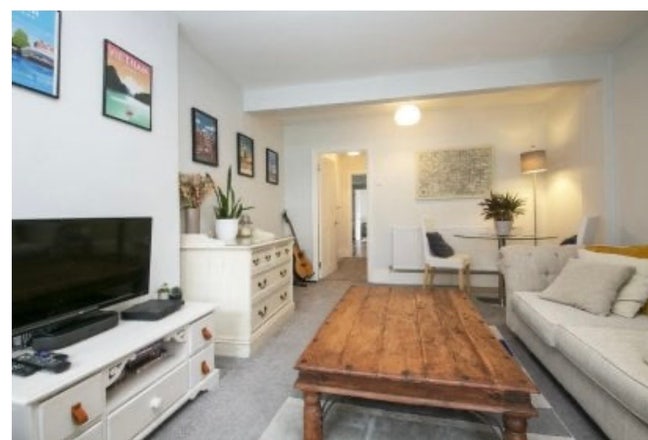 Lovely two bed flat with parking space and garden Main Photo