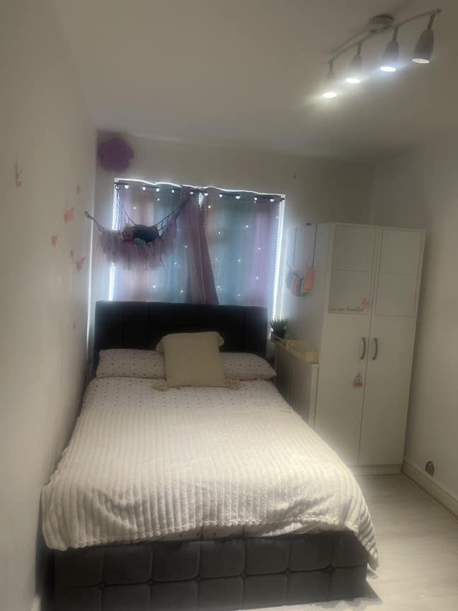 Beautiful room in a small flat  Main Photo