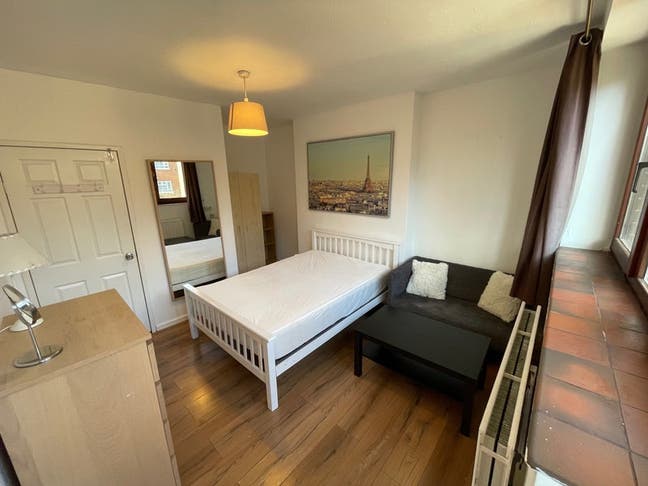 ✨ Bright Double Room w/ Balcony | Dalston Main Photo
