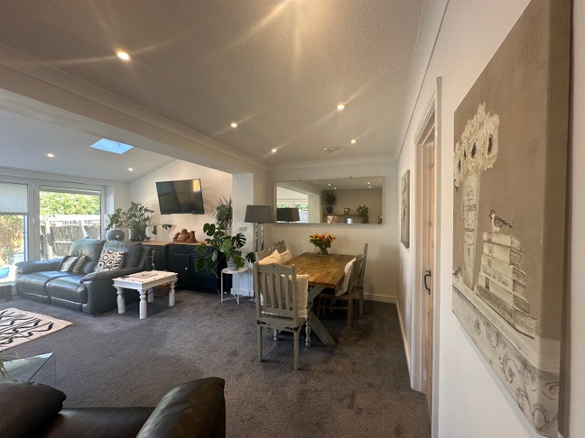 Luxury modern house ensuites Cranfield MK43 0HE Main Photo