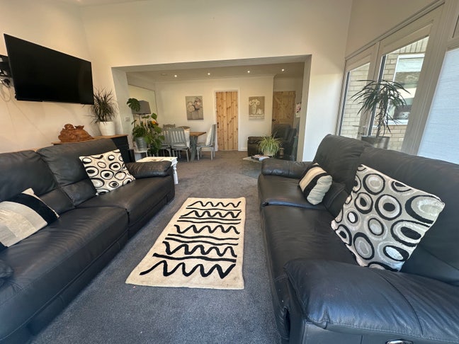 Luxury modern house ensuites Cranfield MK43 0HE Main Photo