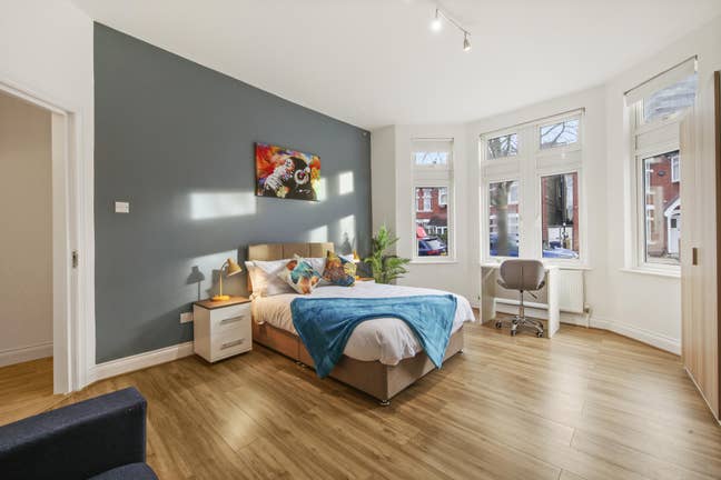 Ealing 49 - Beautiful Home+Garden Main Photo