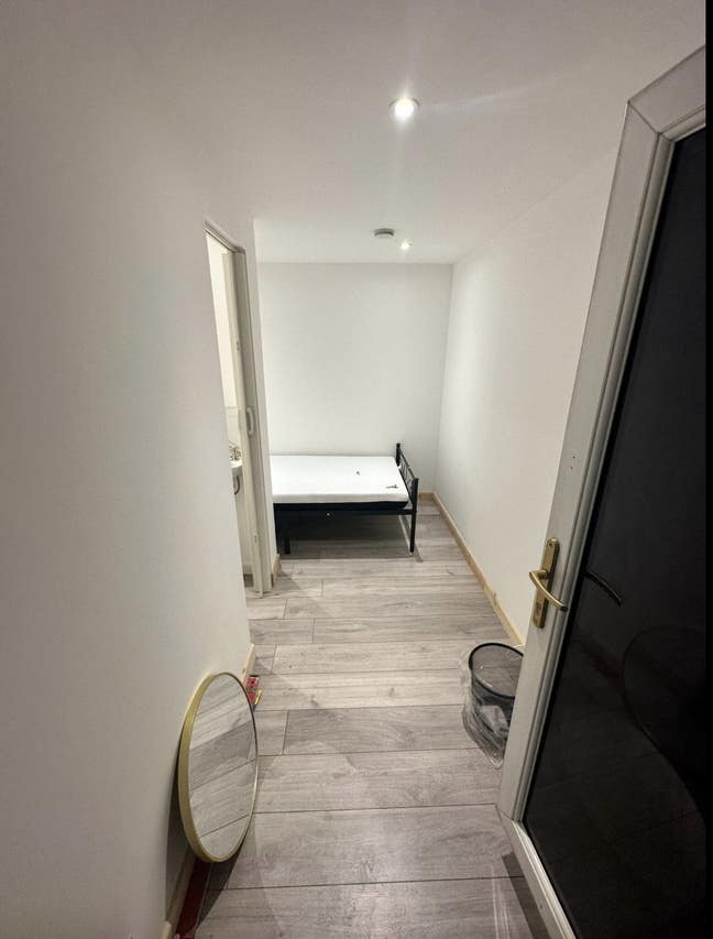 Modern En-suite | All Bills Inc | 1min to Station Main Photo