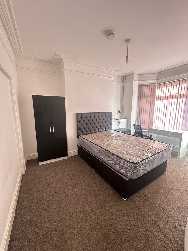 &pound;650 big double all inclusive! :))  Main Photo