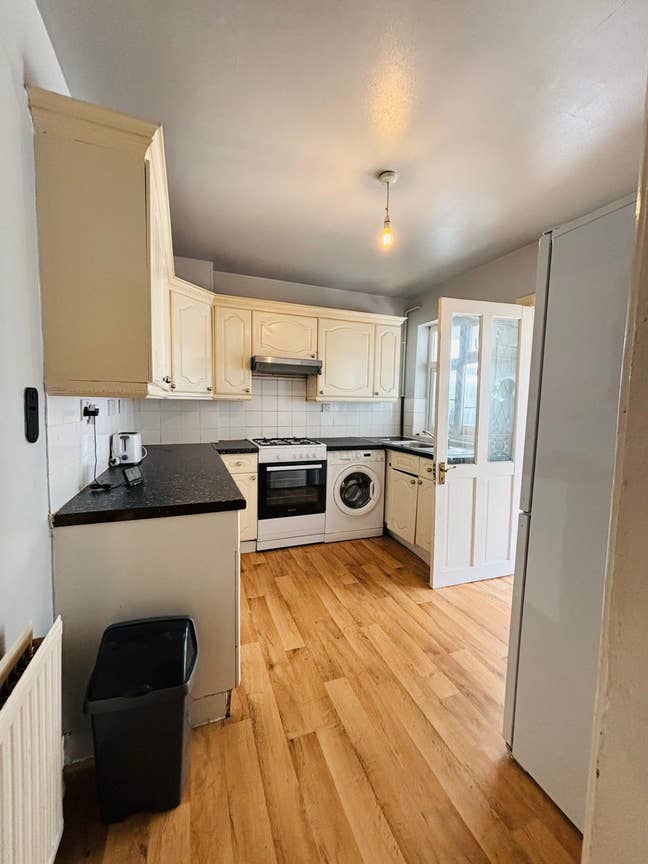 Fully Furnished 4Bed House with Reception near UCL Main Photo