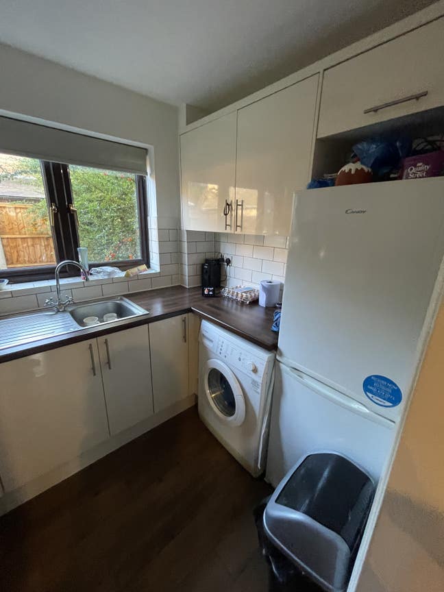 2 Bedrooms Hs Separate Living Room+Garden+Parking Main Photo