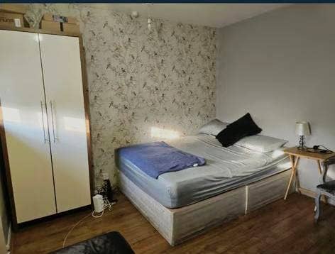 Double room in IG2 7RS Main Photo
