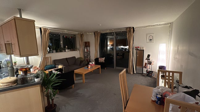 Room Available in 2-Bed Apartment - LS1 Main Photo