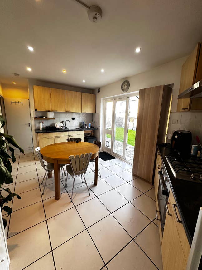 One Bedroom Flat with Garden All Bills Included Main Photo