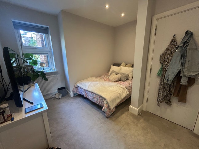 Lovely double room in West Didsbury  Main Photo
