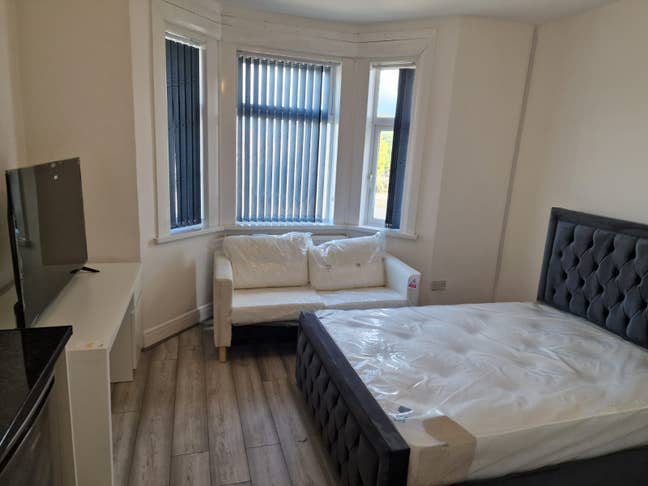 Furnished Double Room to Rent – Uxbridge Road, UB4 Main Photo