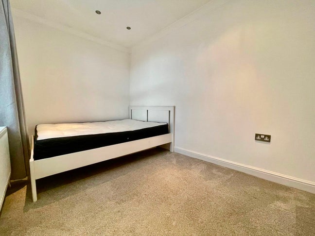 Single Room - Fully Furnished House - £675 PCM Main Photo
