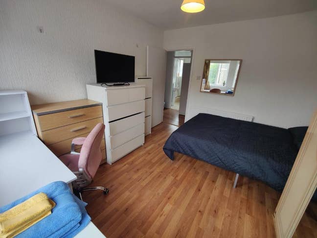 Very big double room in ARCHWAY Main Photo
