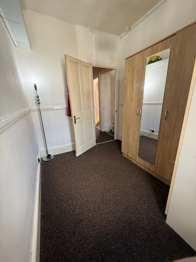 Beautiful single room for single women  Main Photo