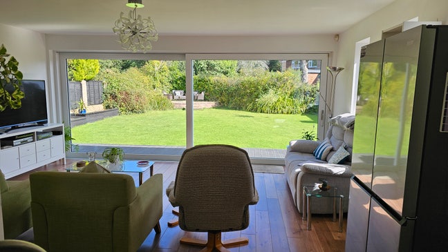 Quiet houseshare. Spacious double room to rent. Main Photo