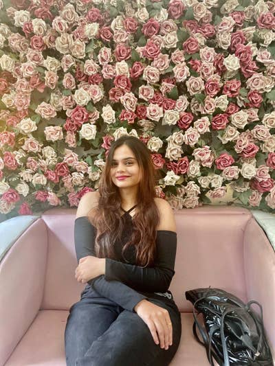 Female flatmate wanted to find a 2-bed apartment t Main Photo