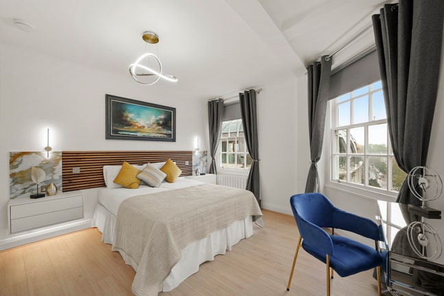 Stylish 4-Bedroom Flat ,2 Rooms Ready to Move in🏡 Main Photo