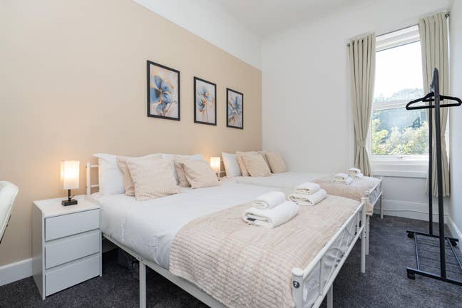 Spacious 2 Bedroom Flat in Bournemouth   Main Photo