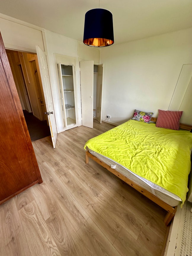 Big Double Room – Roehampton (All Bills Included) Main Photo