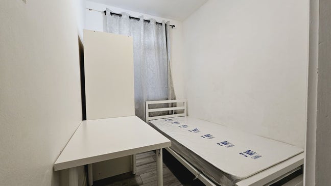 2Lovely Double Rooms@IG4 5HJ/Redbridge/GantsHill Main Photo