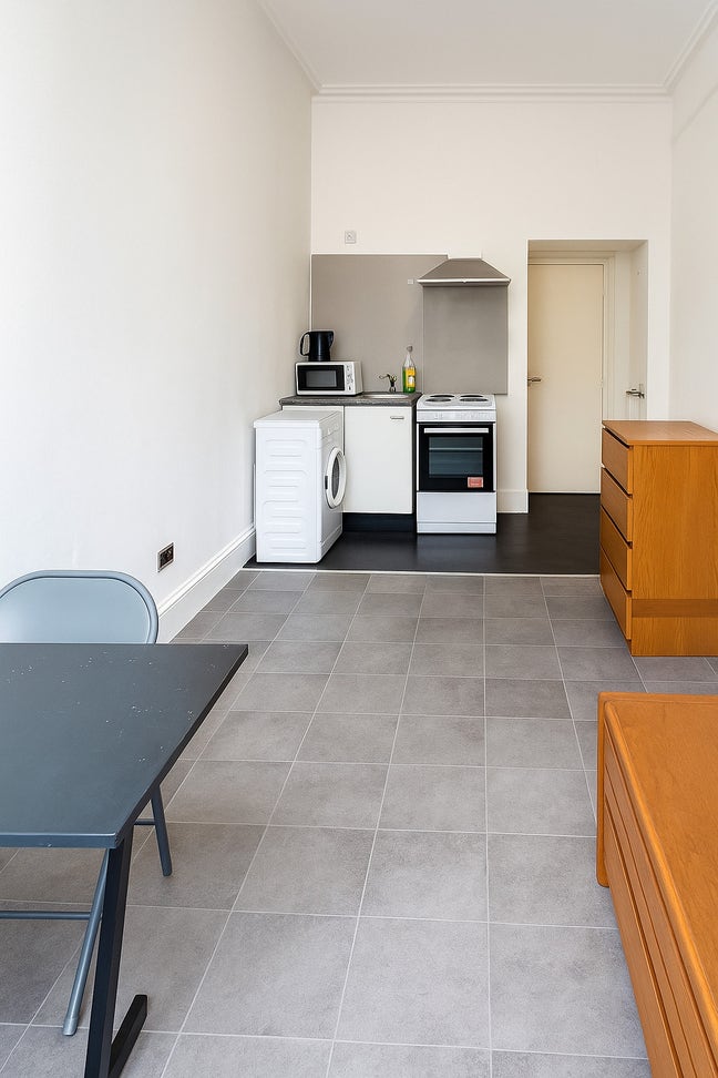 Fully self contained studio in NW6 Main Photo