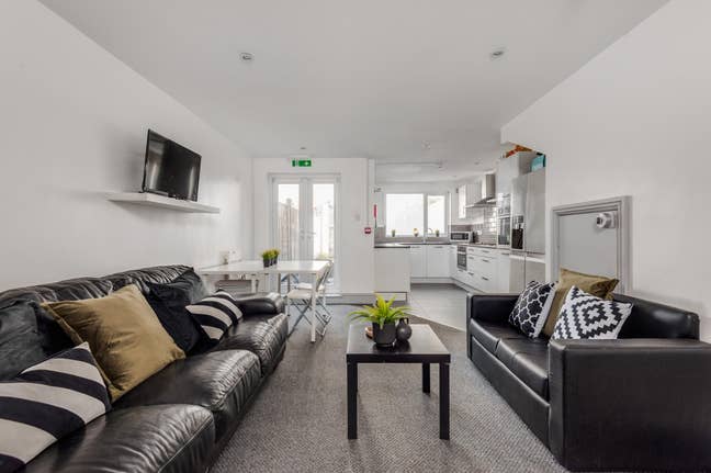 Spacious En-suite room 🏡 Main Photo