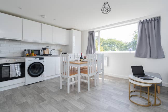 Stylish 2 Bed Room Flat Bournemouth Main Photo