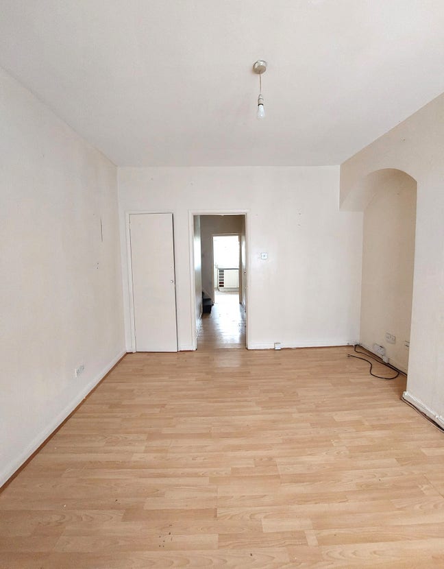 2 Bed terrace house , Tottenham, £800 PCM Main Photo