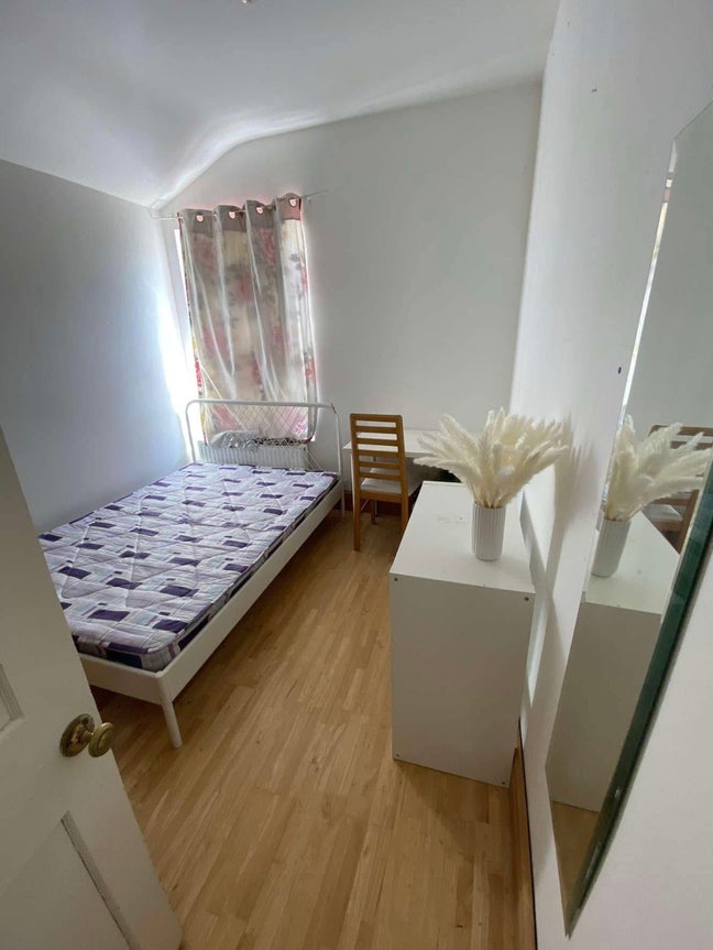  💫 Double Room in Lovely Gloucester Road House   Main Photo