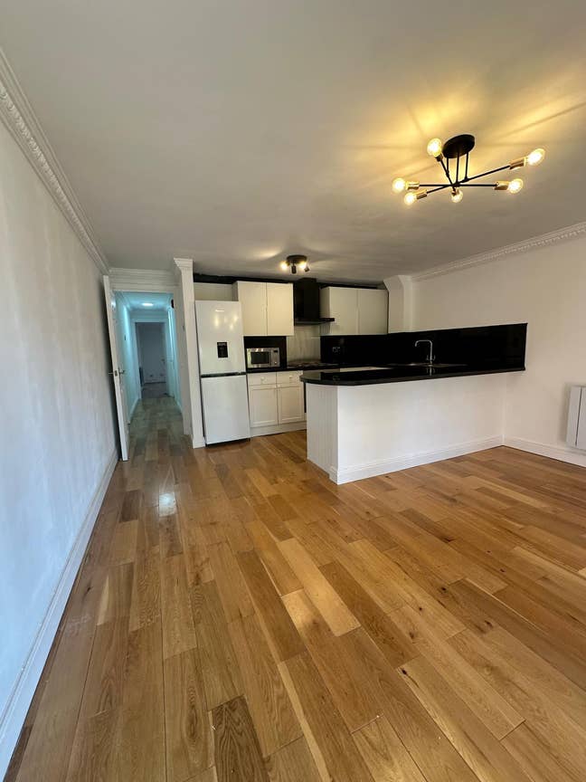 Modern 2-Bed Unfurnished Flat, close to the city Main Photo
