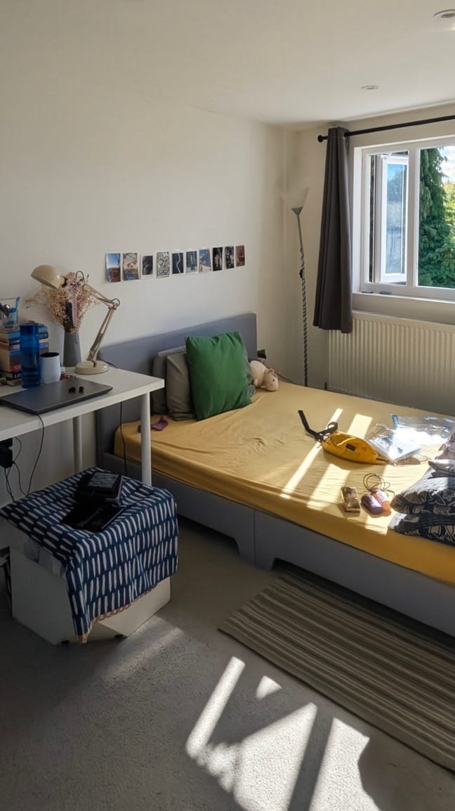 1 Double Bedroom in a 4-bed house 15mins walk from Main Photo