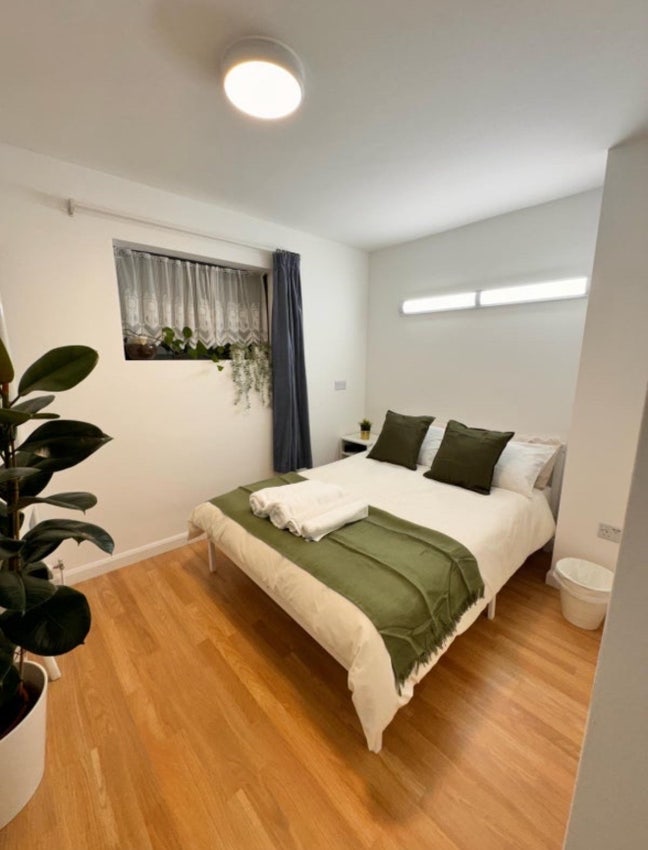 Amazing double room in Canary Wharf  Main Photo