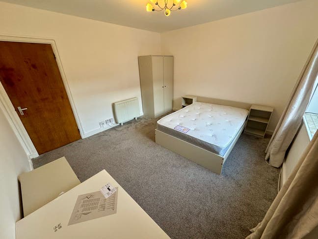 New Refurbished Rooms in Kingston  Main Photo