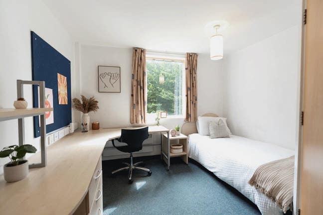 Tenancy takeover student accomodation Main Photo