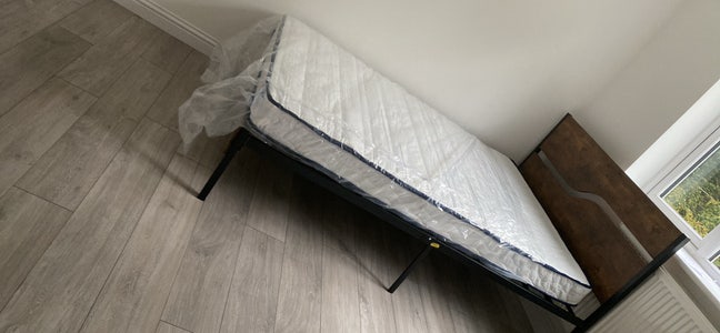 2 Double Bedroom Available (Female Only) Main Photo