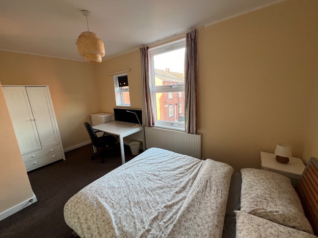 Two Bedroom House Share Main Photo