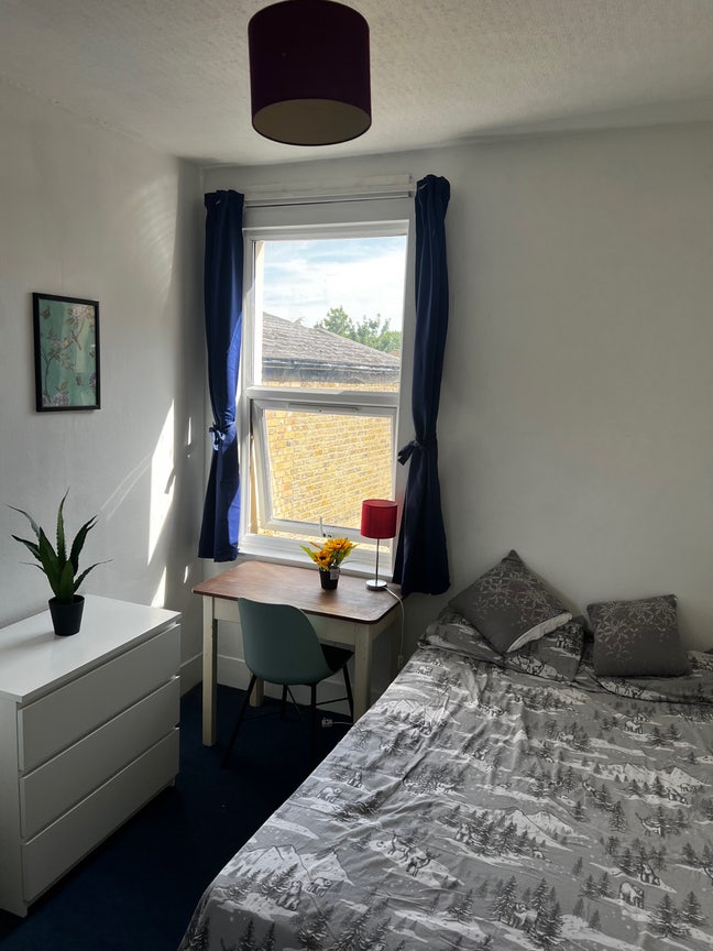 Double room  available 10 mins from Tube Main Photo