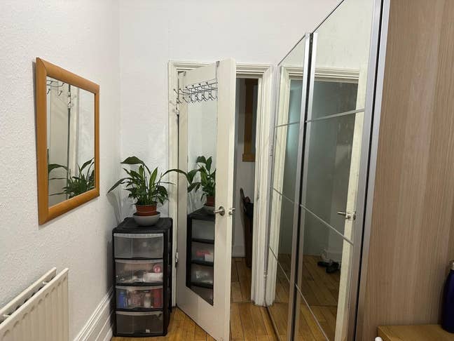 Double Room Available in 4-Bed Flat Main Photo